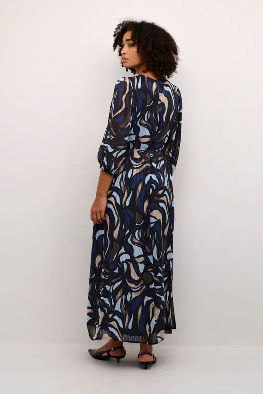 Kaffe Curve KCMarga Blue Grey Abstract Graphic Maxi Dress – Round Neck Tie Waist 3/4 Puff Sleeves | Women